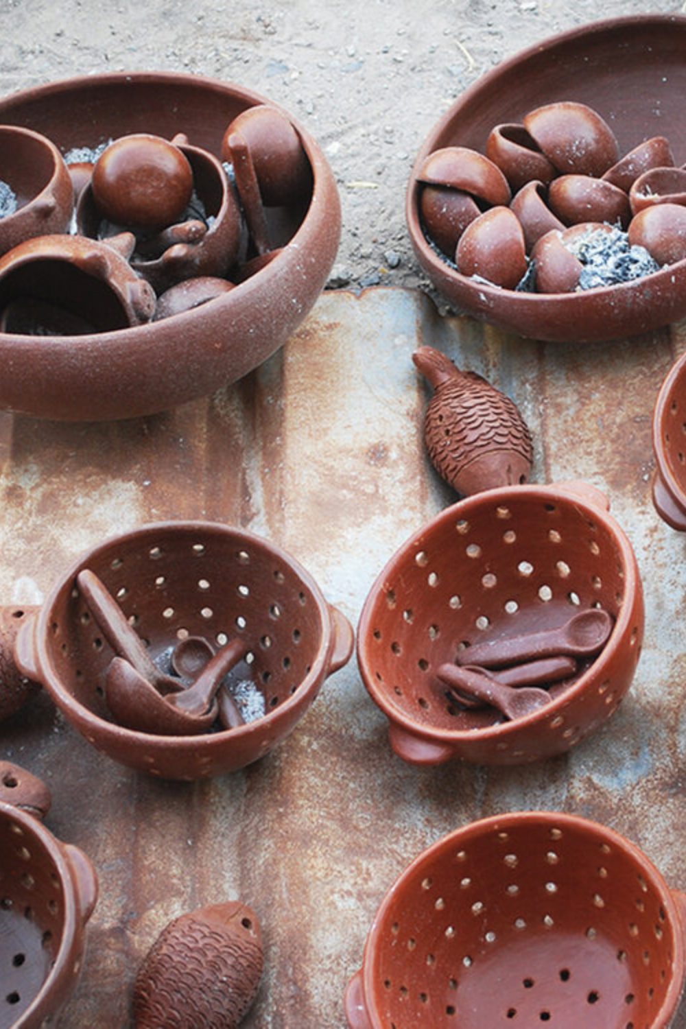 BRUNIDO Burnished Clay Pot and Spoon Set – Artisan & Fox